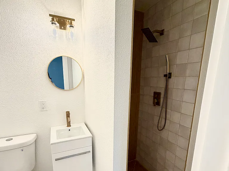 100 Byrne St #100 — Photo 10