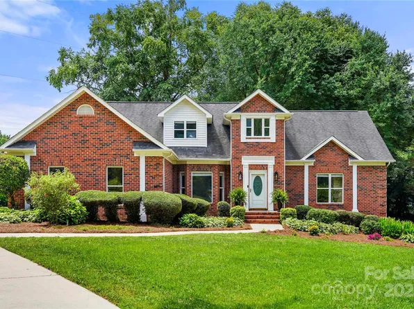 8173 Shannon Woods Ln, Weddington, NC 28104