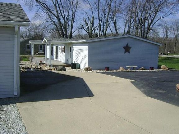 4th image of 801 E State Road 44