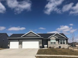 1302 Crescent Oak Lane, Marion, IA 52302
