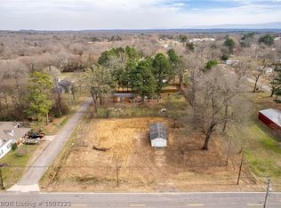 412 N 3rd St, Midland, AR 72945