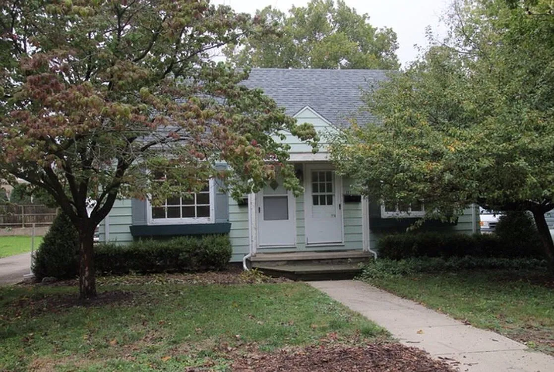 313 S Van Doren St photo 1