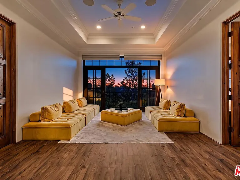 2374 Earls Ct — Photo 37