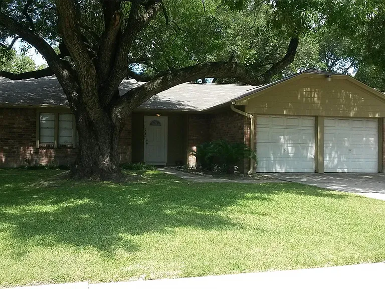 11307 Rousseau Dr — Photo 1