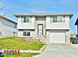 2130 NW 57th St, Lincoln, NE 68528
