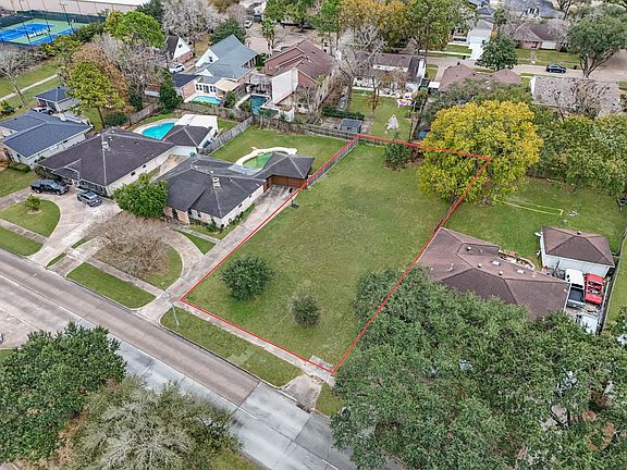 3rd image of 5715 S Braeswood Boulevard