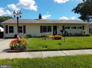 38 Stream Ln, Levittown, PA 19055