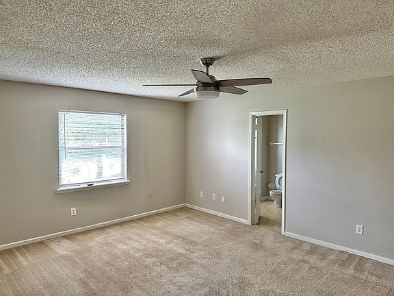 5th image of 991 Wilderland Dr