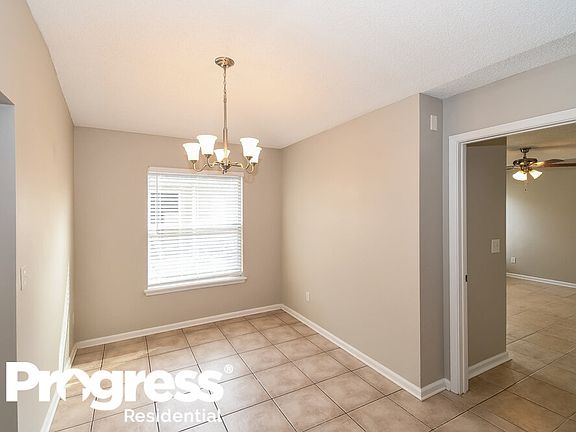 4th image of 281 W Carriann Cove Trl