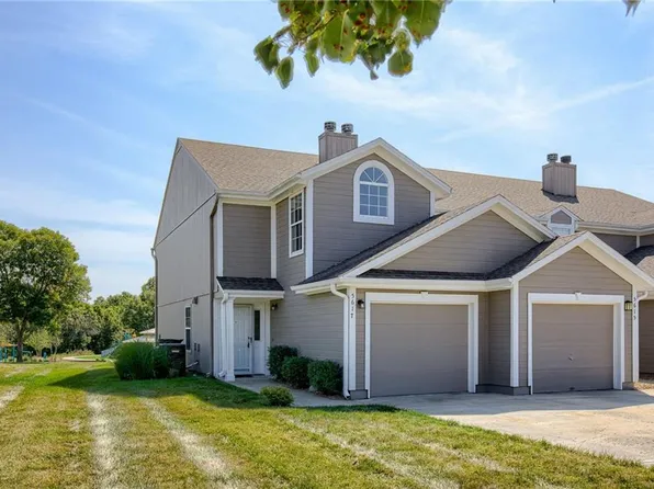 5617 NW Moonlight Meadow Ct, Lees Summit, MO 64064