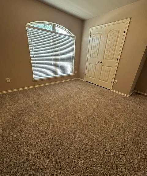 2605 NW 180th St — Photo 12