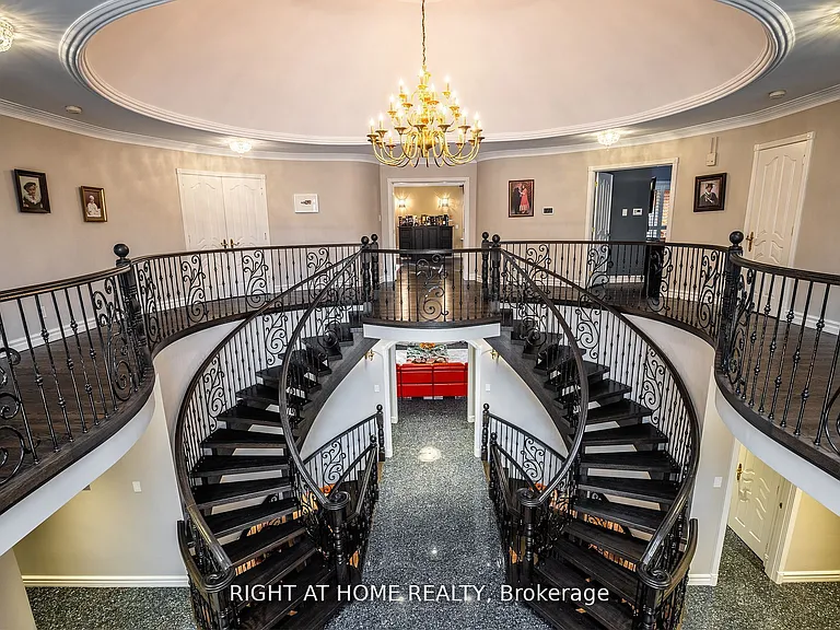 38 Sugarbush Ct — Photo 16