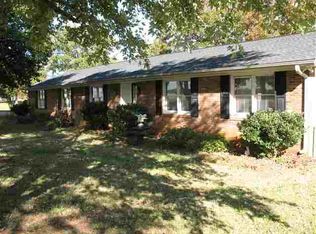 1276 Knollwood Acres Rd, Boiling Springs, SC 29316