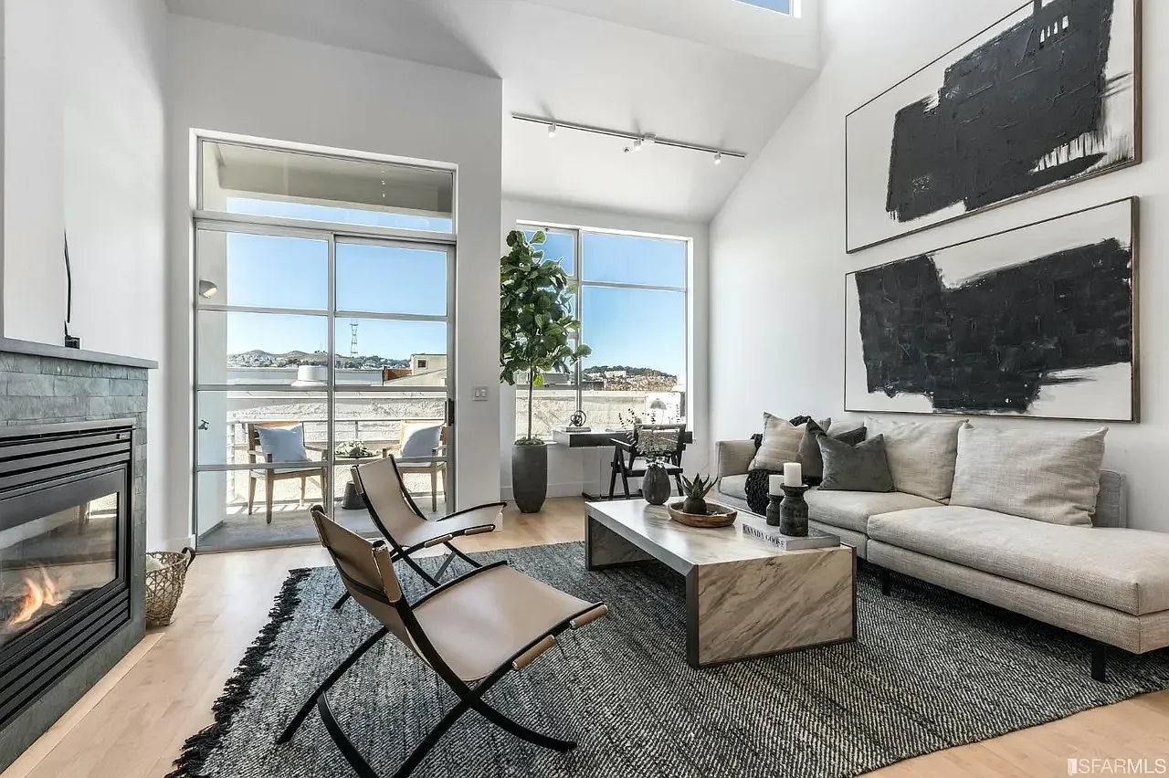 2 bed, 2.5 bath, 1578 sqft, $8,165 — Photo 1