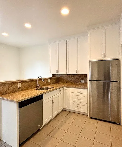1695 Filbert St #5 — Photo 7