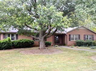 1311 Heathcliff Rd, High Point, NC 27262