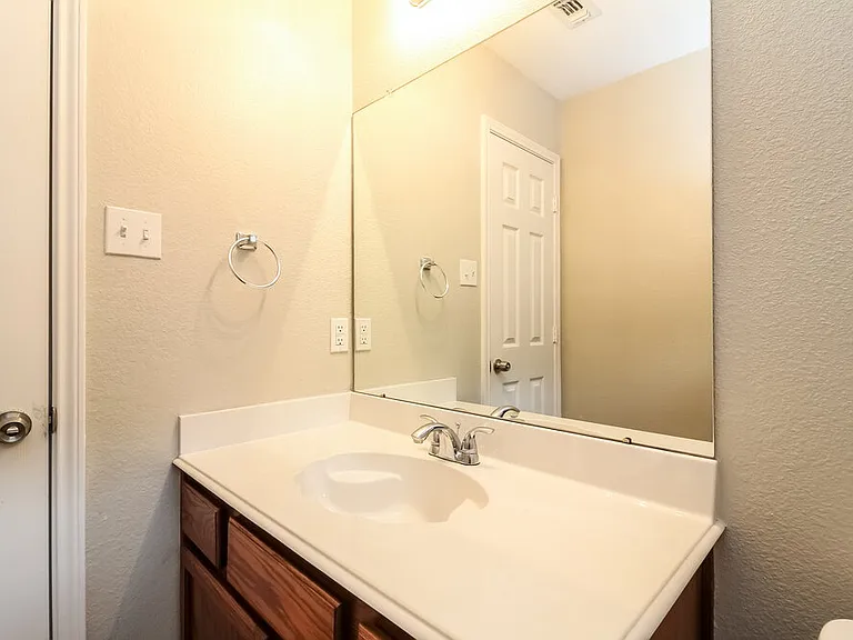 2809 Berry Hl — Photo 13