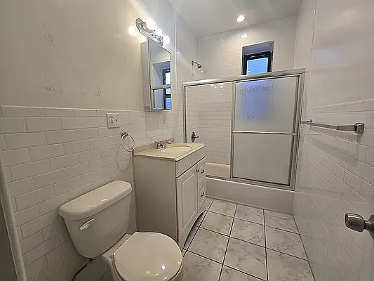 4th image of 590 E 21st St #2F