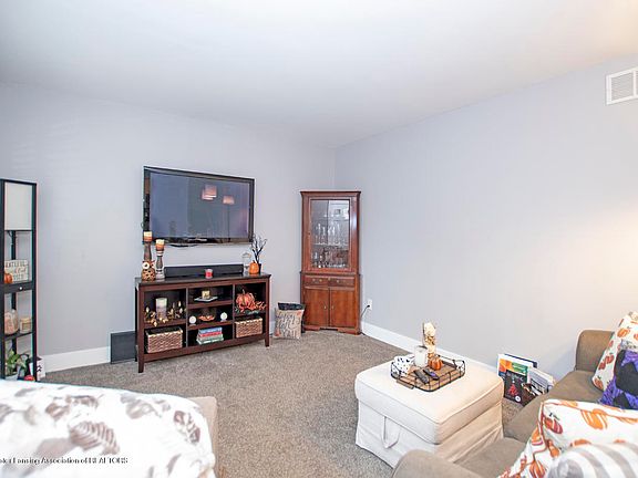 3rd image of 2177 Trafalger St