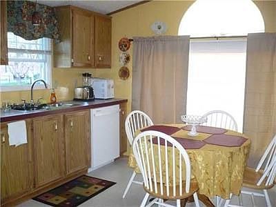 4th image of 111 Conesus Ln