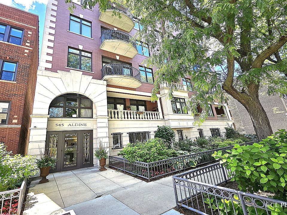 1st image of 545 W Aldine Ave APT 4D