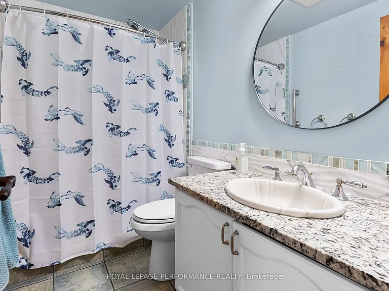 1 Rosamond St E #106 — Photo 18
