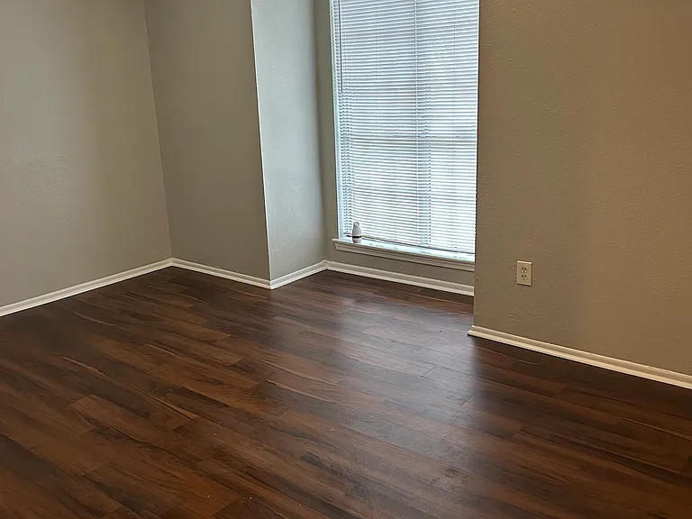 7060 Boston Dr — Photo 13