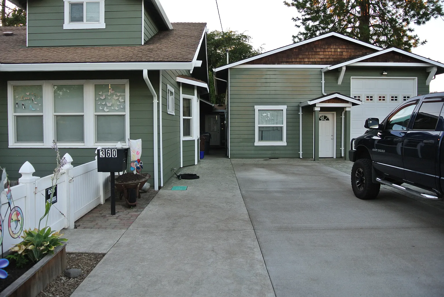 360 E Berkeley St photo 1