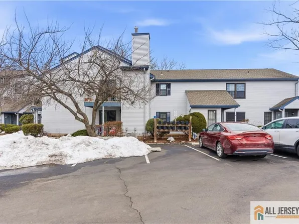 809 Woodbridge Commons Way #809, Iselin, NJ 08830