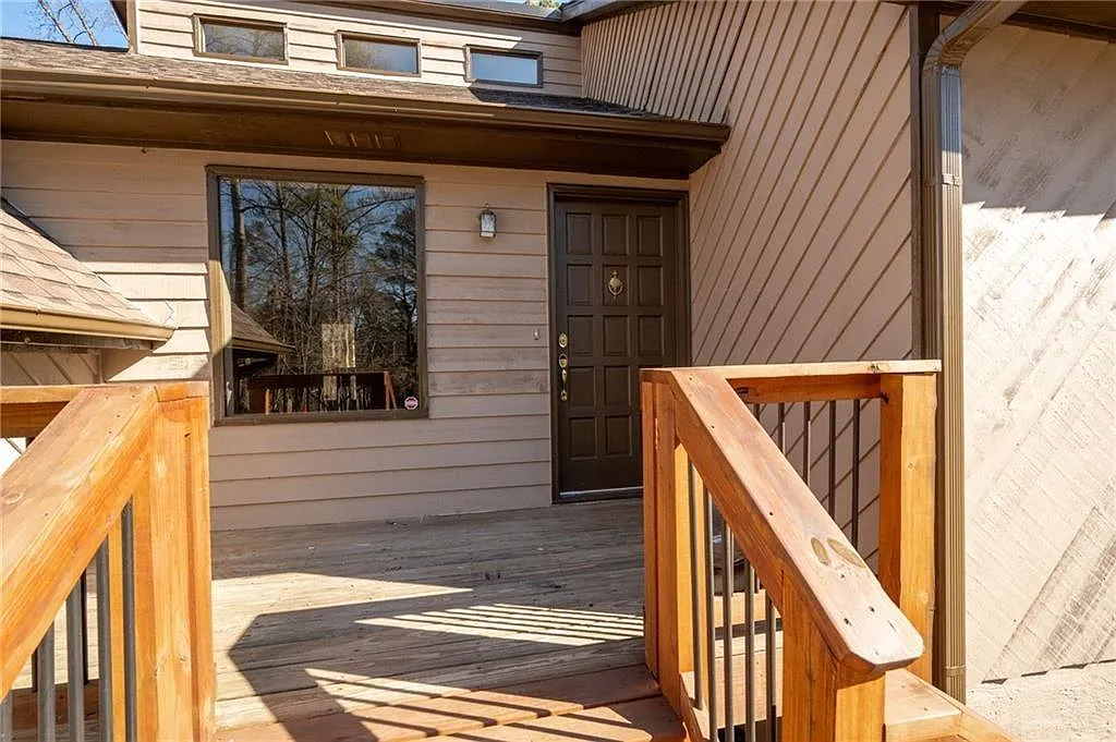 3 bed, 2.0 bath, $2,950 — Photo 4