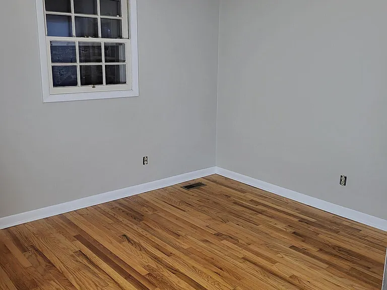 2536 Henry Ave — Photo 13