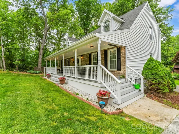 808 Lakey Gap Rd, Black Mountain, NC 28711
