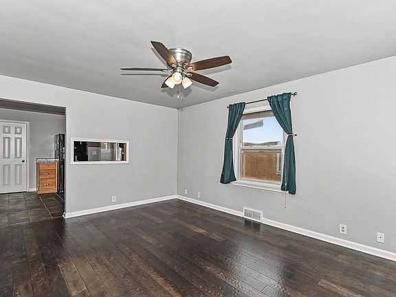 2nd image of 1419 Orchard STREET