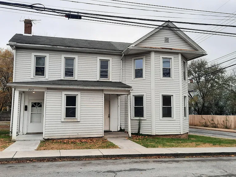 203 Cloud St #1 — Photo 1