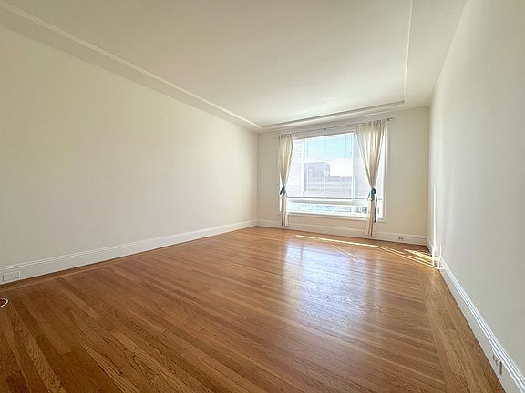 3rd image of 3427 Broderick St APT 4