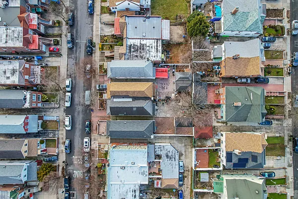 Sold by Suits Realty | media 3