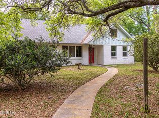 800 Dunbar Ave, Bay Saint Louis, MS 39520