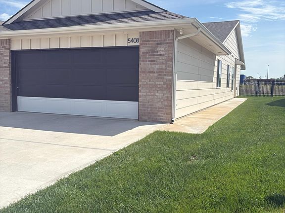 2nd image of 5408-5410 N Sandkey Ct