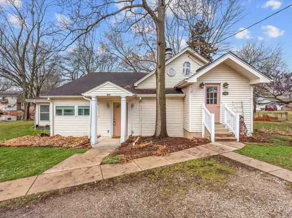 3305 Willow Ln, Island Lake, IL 60042