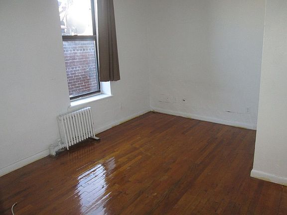 4th image of 1625 Lexington Ave #5N