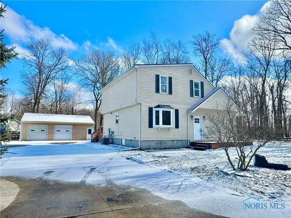 1810 James Rd, Oregon, OH 43616