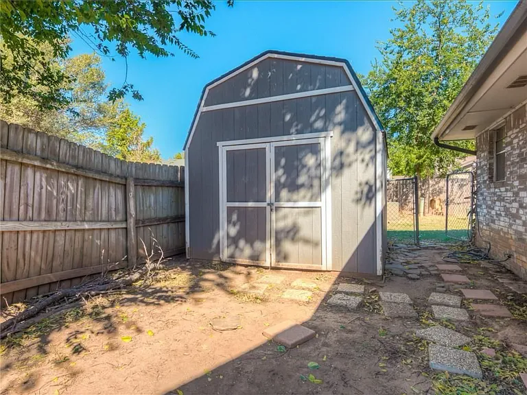 1815 Burnt Oak Dr — Photo 4