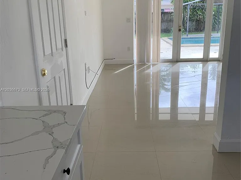 2025 SW 84th Ct — Photo 3