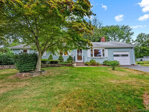 23 Nolan Drive, Bloomfield, CT 06002