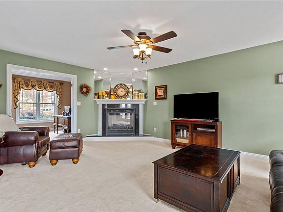 4th image of 110 Saige Ct