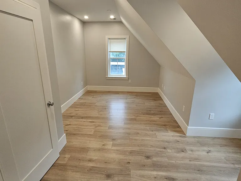 124 Kenrick St — Photo 9