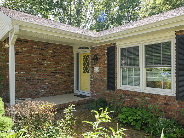 2229 Fromkin Dr — Photo 2