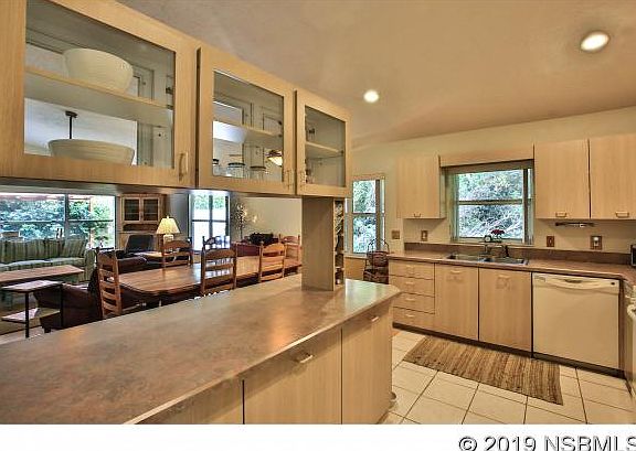 5th image of 424 Cedar Ave