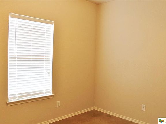5th image of 220/222 Anne Louise Dr