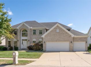 1084 Nooning Tree Dr, Chesterfield, MO 63017